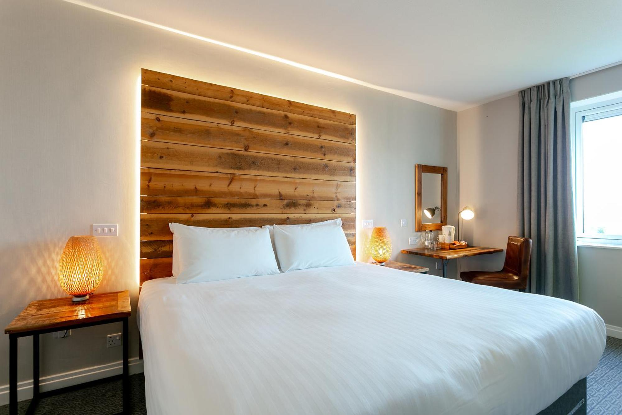 Hotel Cedar Court