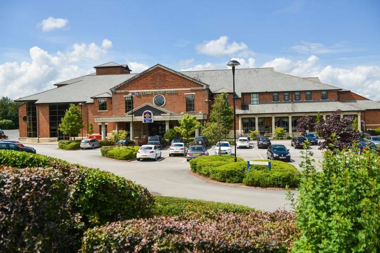 Cedar Court 4*